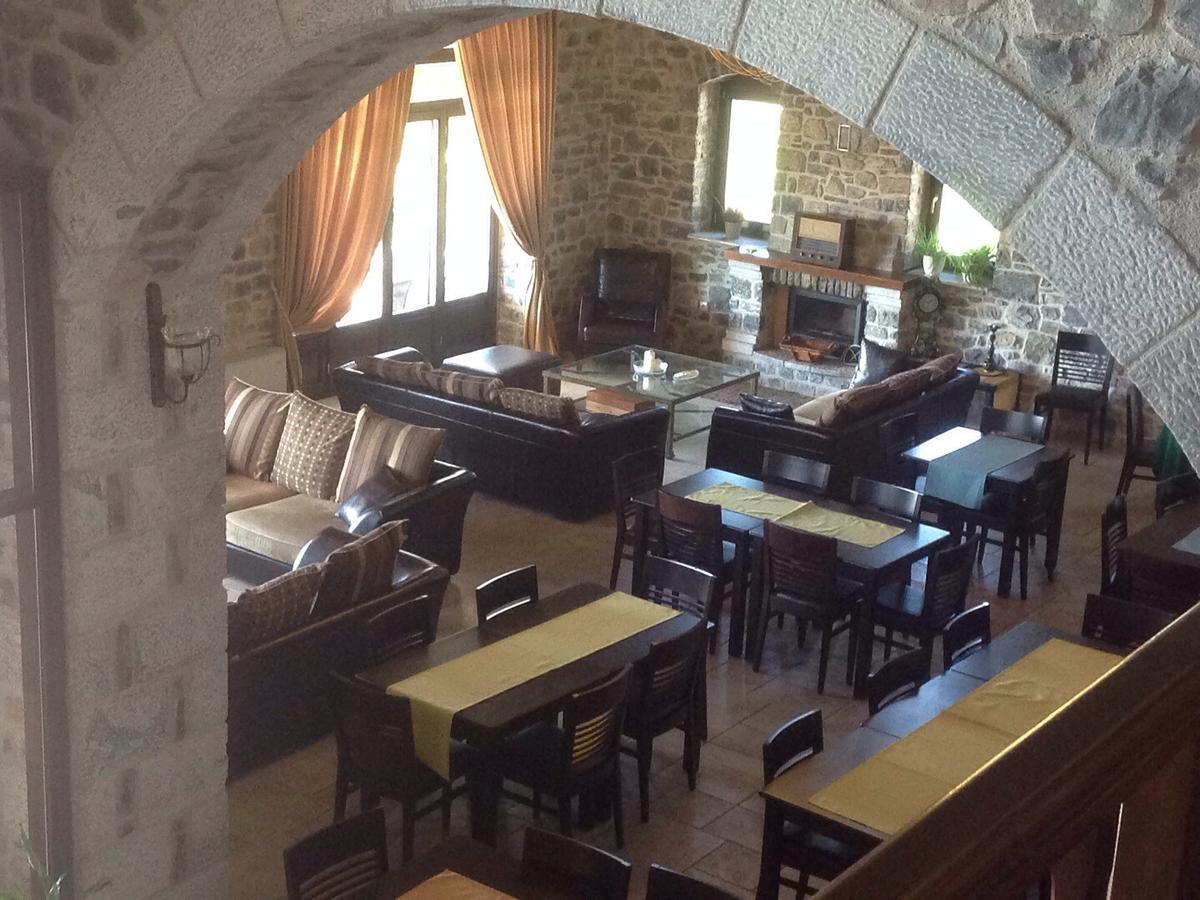 Arhontiko Parnona Hotel Karyes Luaran gambar