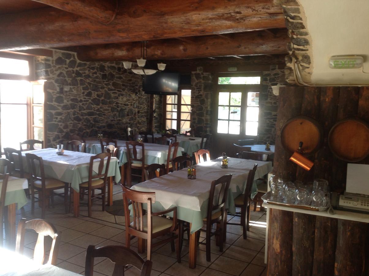 Arhontiko Parnona Hotel Karyes Luaran gambar