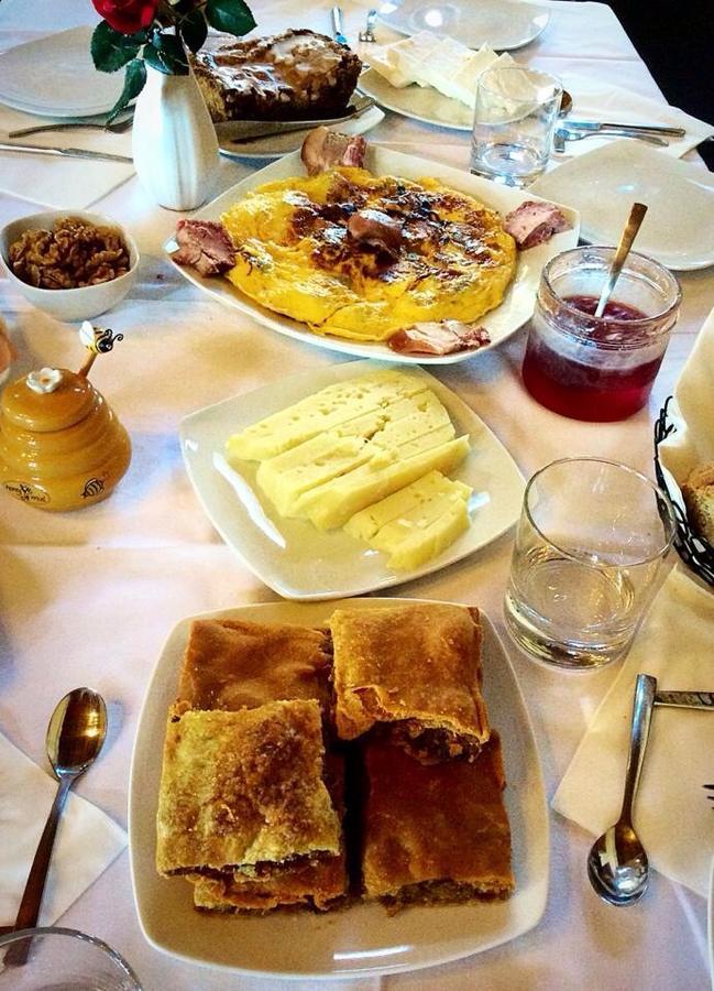 Arhontiko Parnona Hotel Karyes Luaran gambar